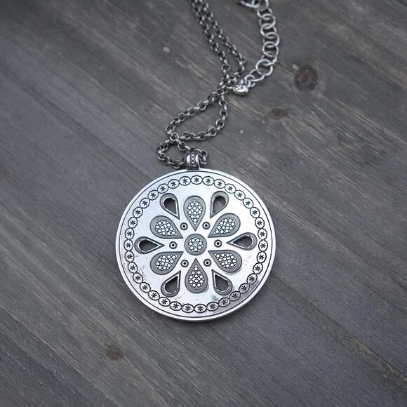 Brighton Palm Desert Medallion Circle Pendant Cream Enamel 16-18" Retired - Picture 5 of 6